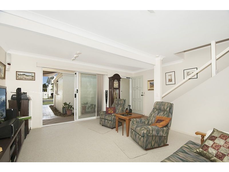 2/7 Mallard Avenue, Paradise Point QLD 4216