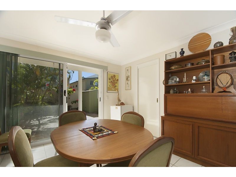 2/7 Mallard Avenue, Paradise Point QLD 4216