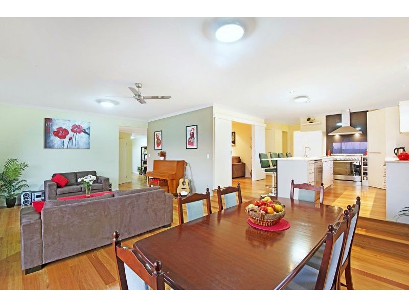 17 Abercrombie Cres, Upper Coomera QLD 4209