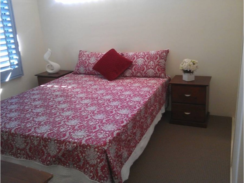 103-105 Frank Street, Labrador QLD 4215