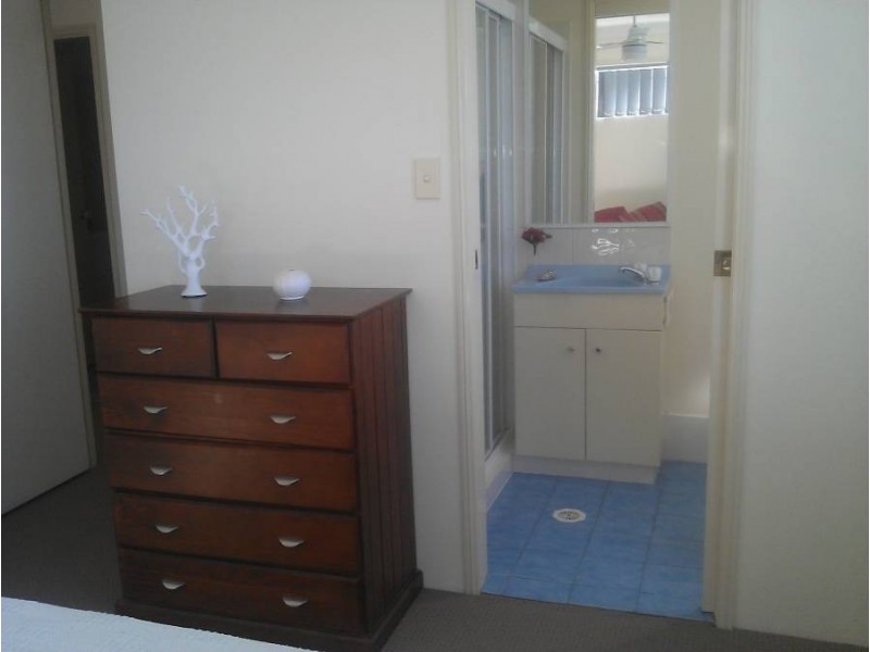 103-105 Frank Street, Labrador QLD 4215