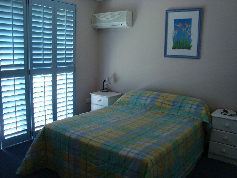 103-105 Frank Street, Labrador QLD 4215