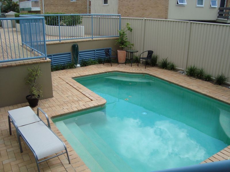 103-105 Frank Street, Labrador QLD 4215