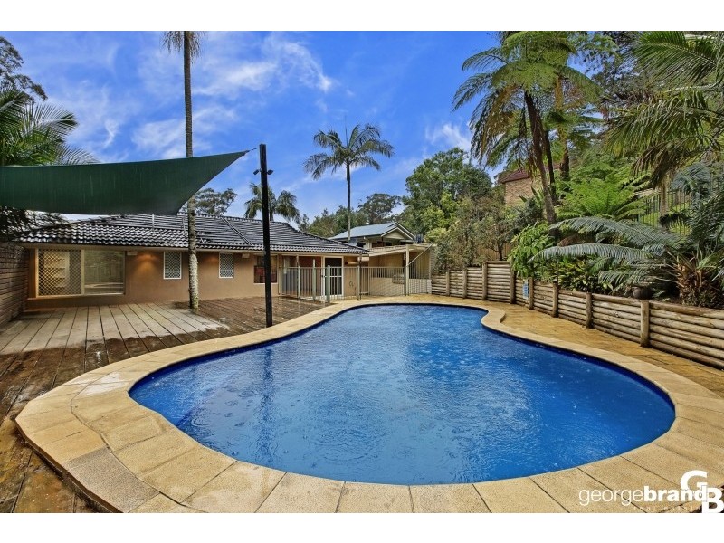 240 The Round Dr, Avoca Beach NSW 2251