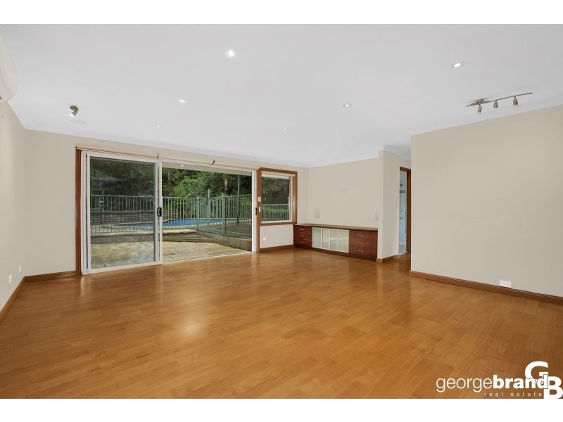 240 The Round Dr, Avoca Beach NSW 2251