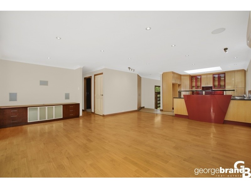 240 The Round Dr, Avoca Beach NSW 2251