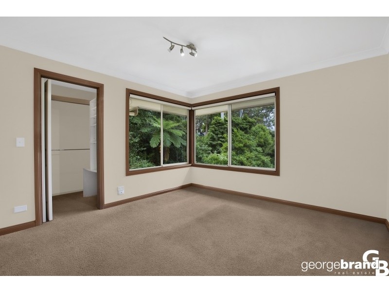 240 The Round Dr, Avoca Beach NSW 2251