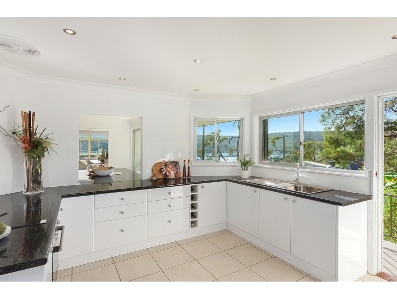 32 Heath Road, Hardys Bay NSW 2257