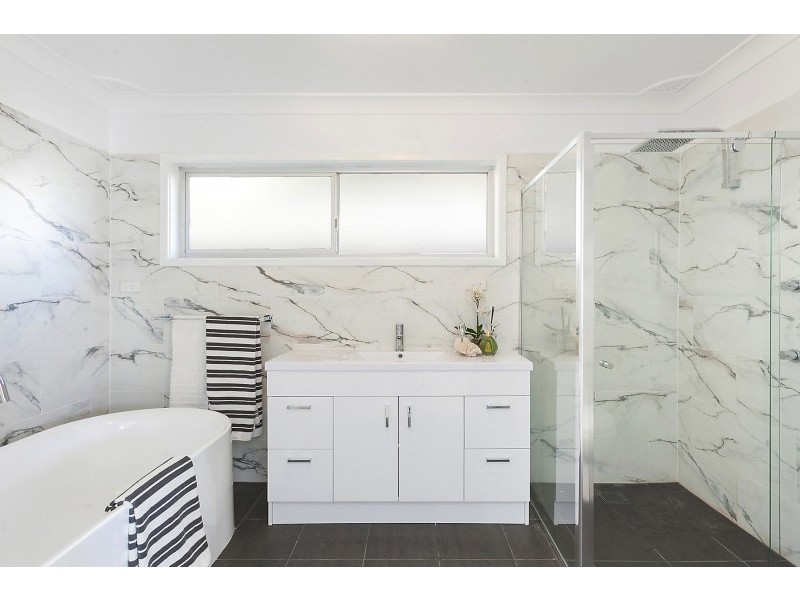 32 Heath Road, Hardys Bay NSW 2257