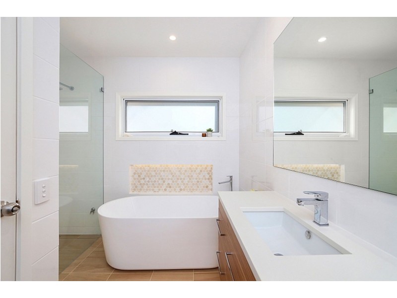 4 Austral Ave, Avoca Beach NSW 2251