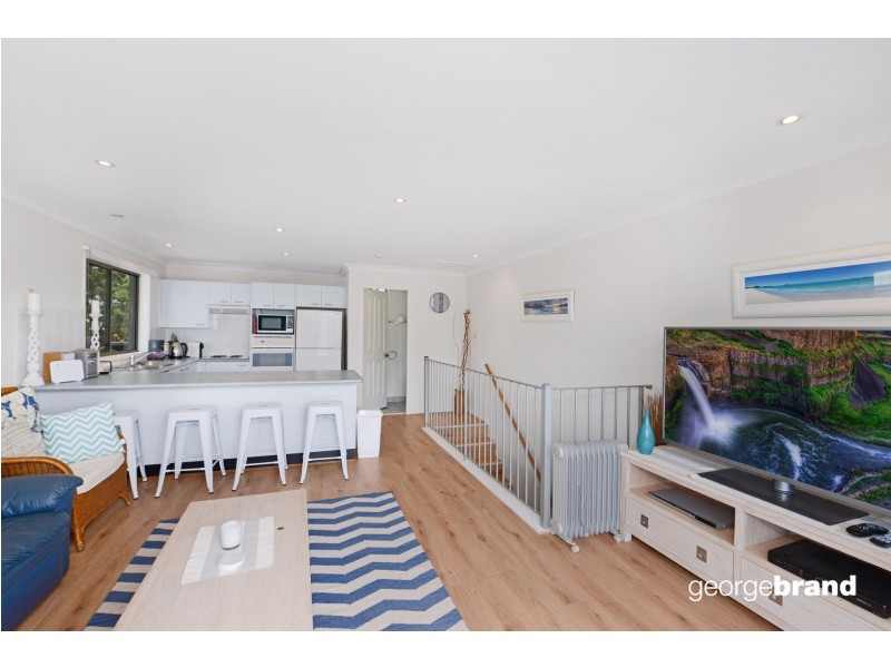 1/4 Ficus Avenue, Avoca Beach NSW 2251