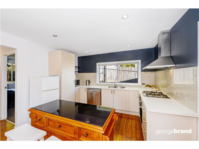 90 The Round Drive, Avoca Beach NSW 2251