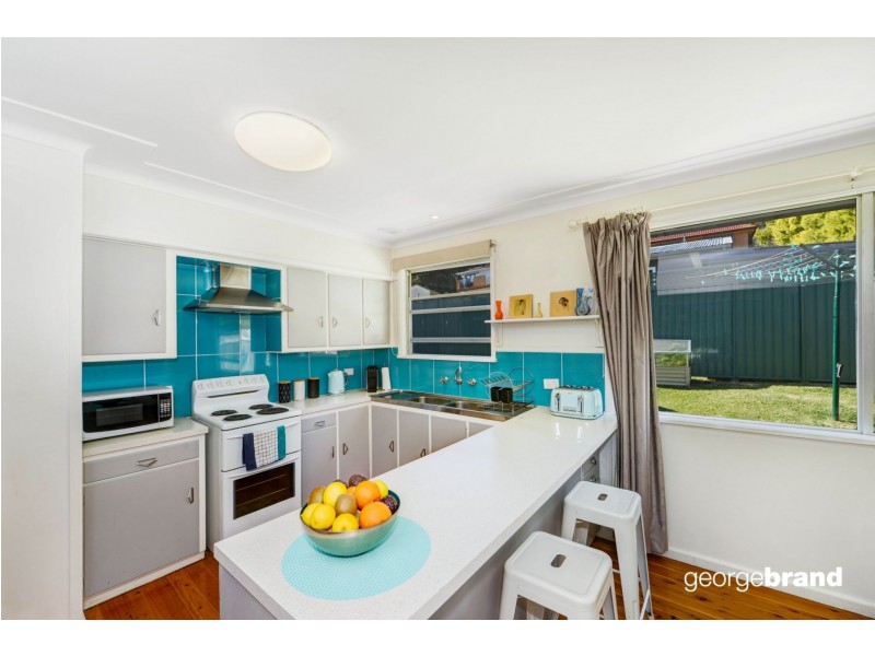 90 The Round Drive, Avoca Beach NSW 2251