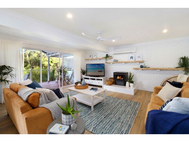 16 Matong Lane, Avoca Beach NSW 2251