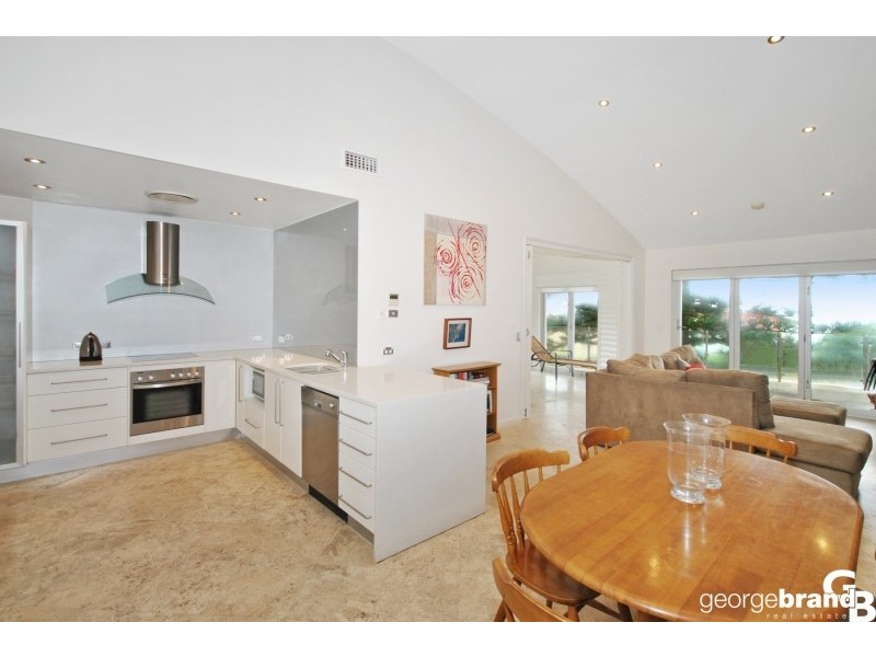 1/202 Del Monte Place, Copacabana NSW 2251
