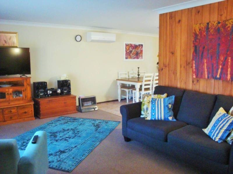 11 Cambridge Crescent, Broulee NSW 2537