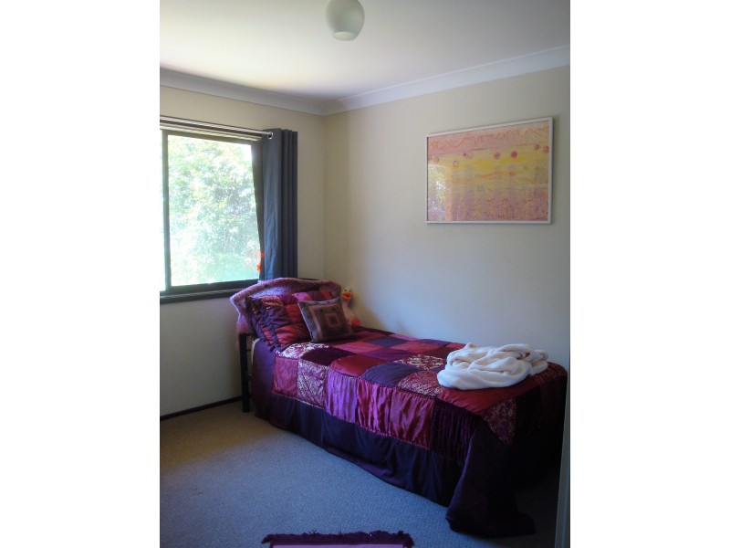 11 Cambridge Crescent, Broulee NSW 2537