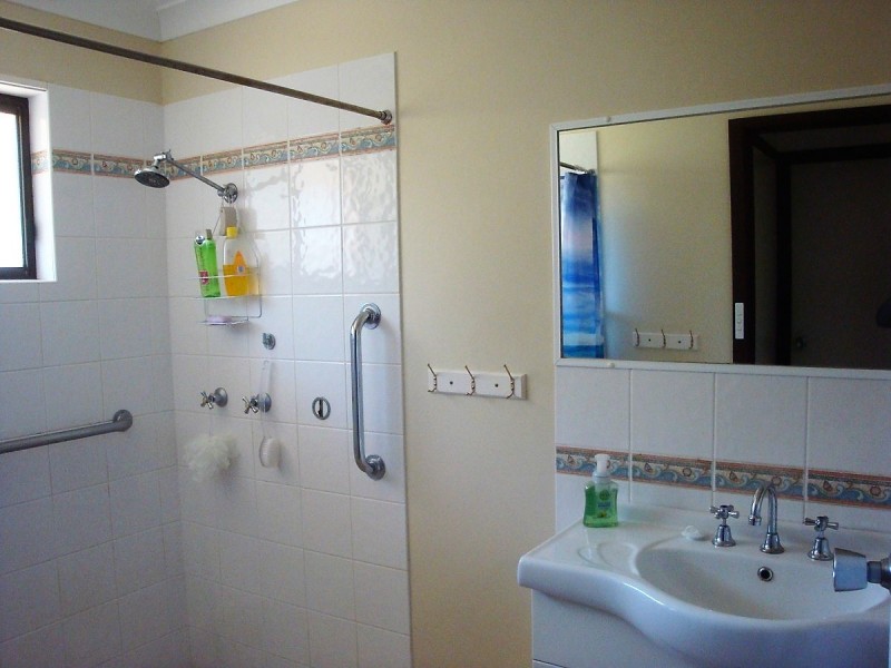 11 Cambridge Crescent, Broulee NSW 2537