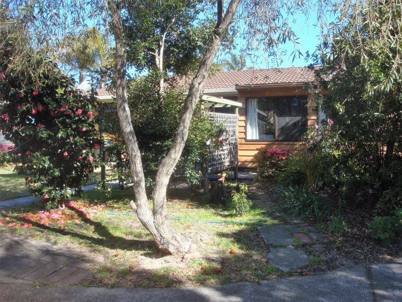 11 Cambridge Crescent, Broulee NSW 2537