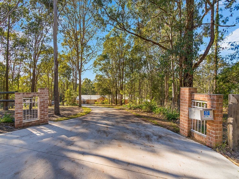 37 Treelands Drive, Jilliby NSW 2259