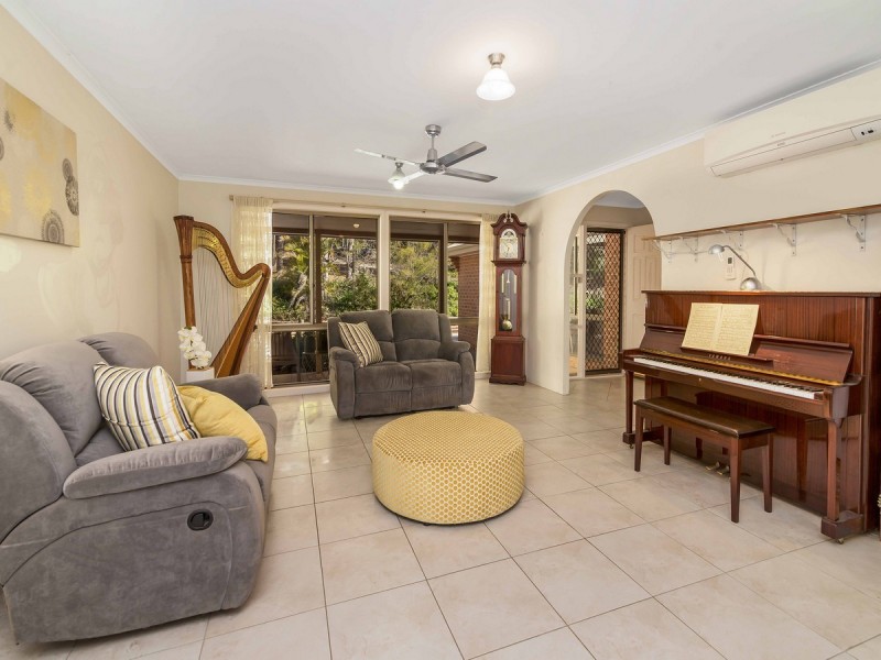 37 Treelands Drive, Jilliby NSW 2259