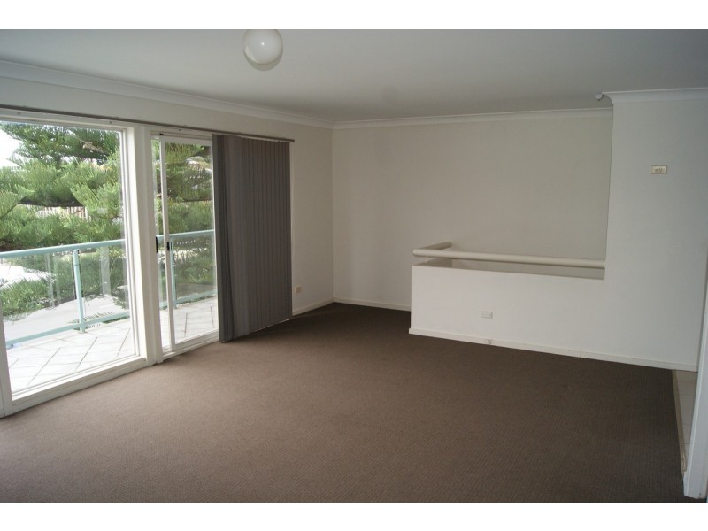 98 Beach Rd, Batemans Bay NSW 2536