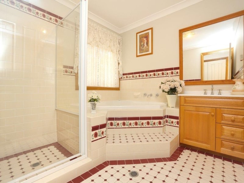 18 Valenti Crescent, Kellyville NSW 2155