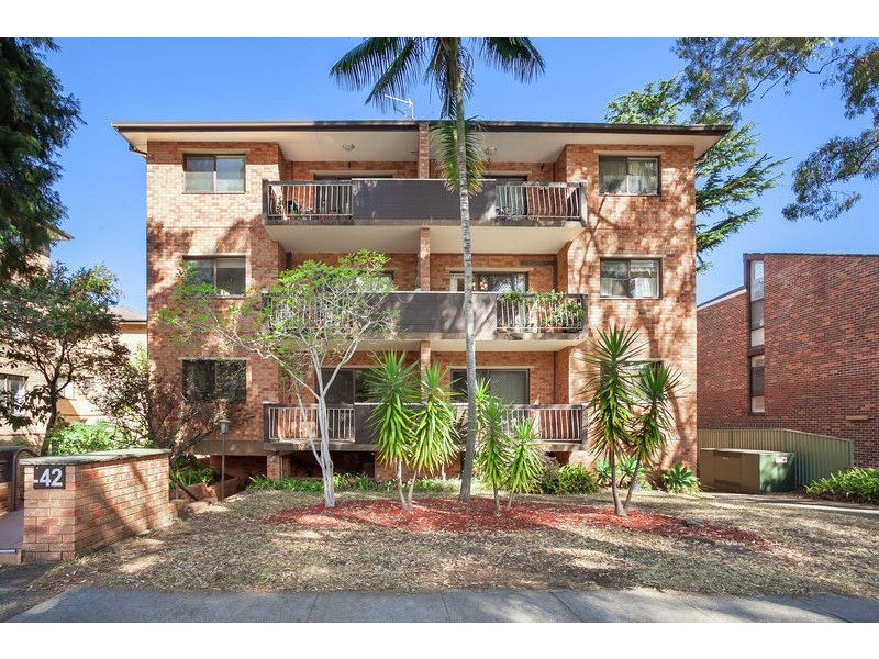 8/40-42 Hampton Court Road, Carlton NSW 2218