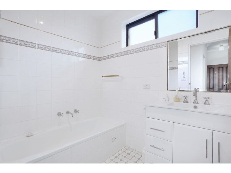 8/40-42 Hampton Court Road, Carlton NSW 2218