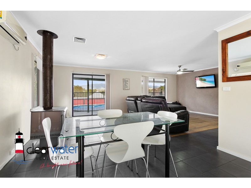 13 Hoyer St, Cobargo NSW 2550