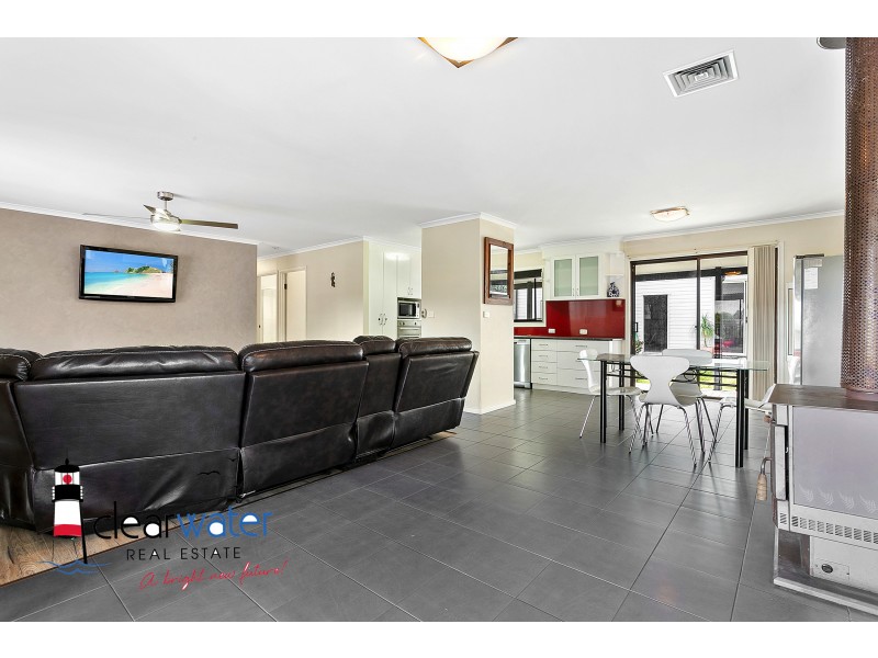 13 Hoyer St, Cobargo NSW 2550