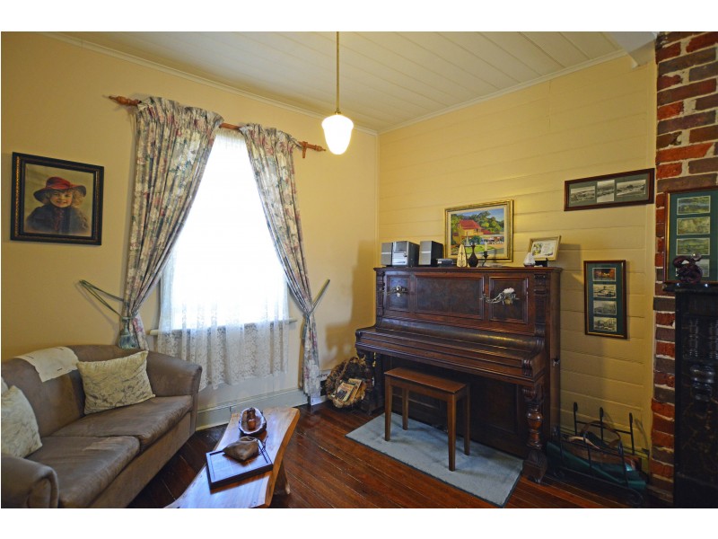 2 Bate St, Central Tilba NSW 2546