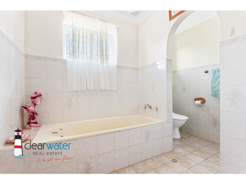 34 Maunsell St, Moruya NSW 2537