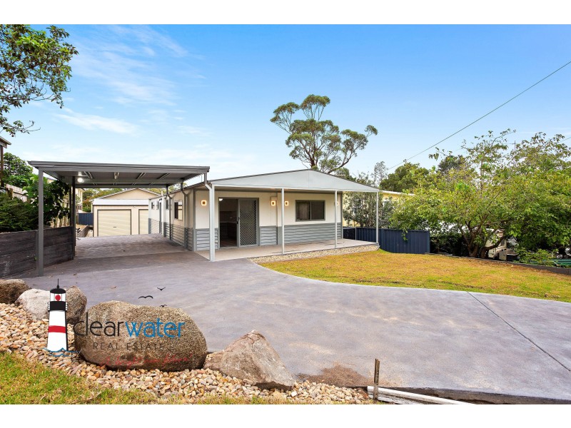 6 Bondi St, Tuross Head NSW 2537