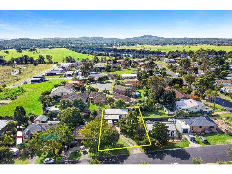 4 Jersey Rd, Moruya NSW 2537
