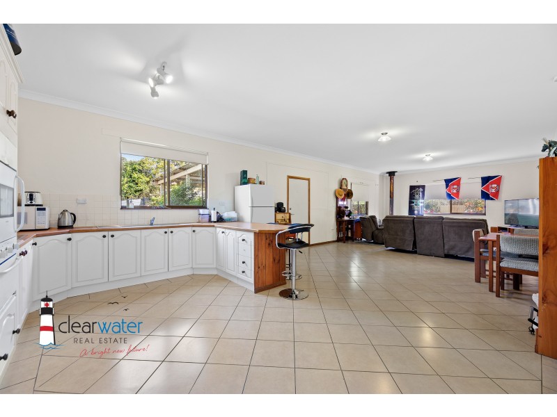 4 Jersey Rd, Moruya NSW 2537