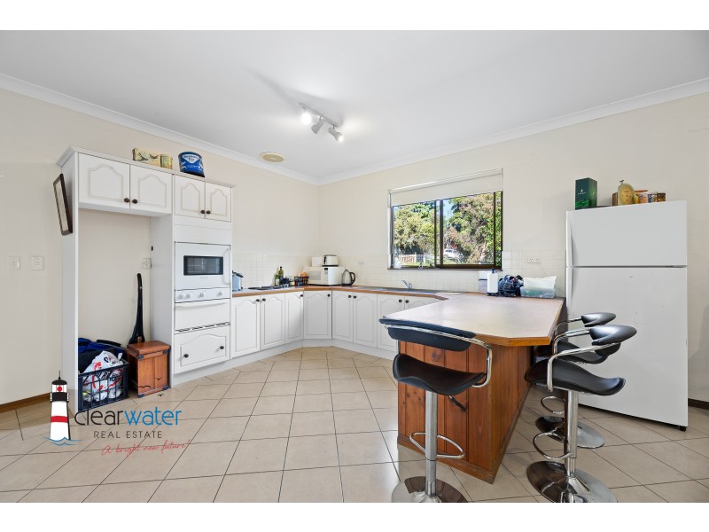 4 Jersey Rd, Moruya NSW 2537