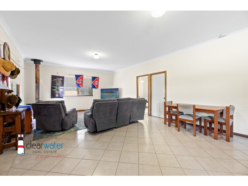 4 Jersey Rd, Moruya NSW 2537