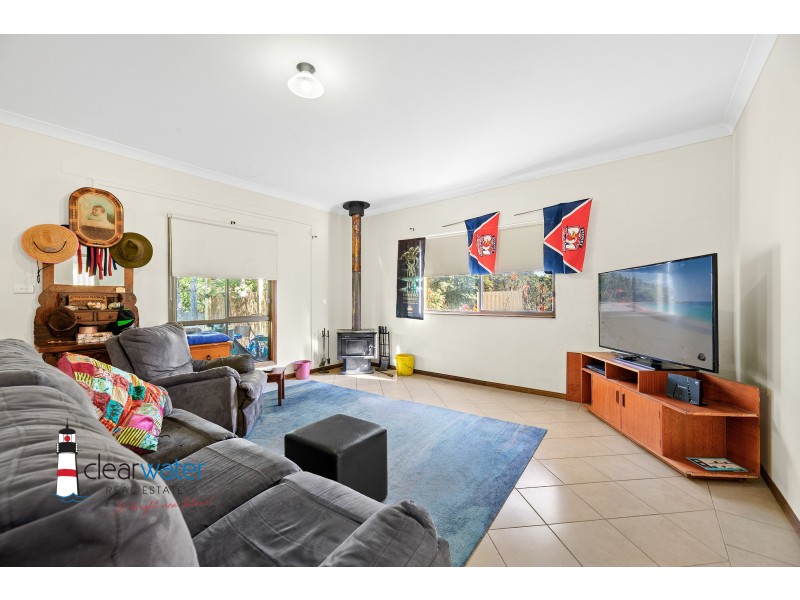 4 Jersey Rd, Moruya NSW 2537