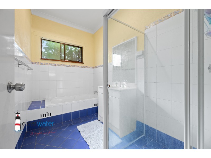 4 Jersey Rd, Moruya NSW 2537