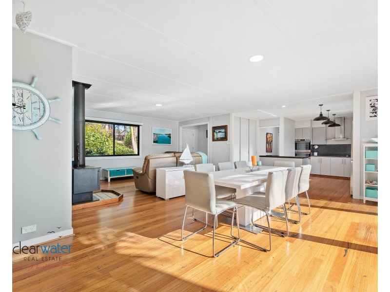 76 Fairhaven Point Way, Wallaga Lake NSW 2546