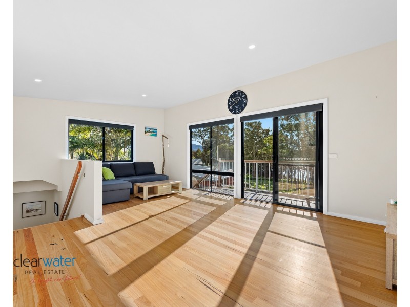 76 Fairhaven Point Way, Wallaga Lake NSW 2546