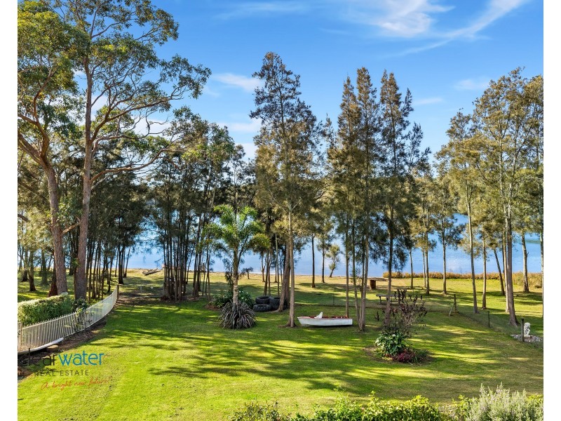 76 Fairhaven Point Way, Wallaga Lake NSW 2546