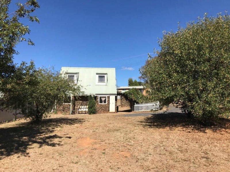 15 Cosgrove Street, Adaminaby NSW 2629