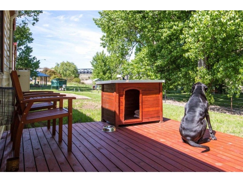 1 Hamilton Street, Dalgety NSW 2628