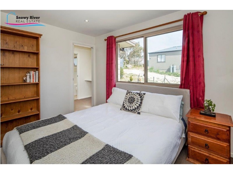 16 Kunama Drive, East Jindabyne NSW 2627