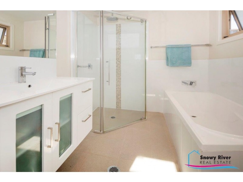 16 Kunama Drive, East Jindabyne NSW 2627