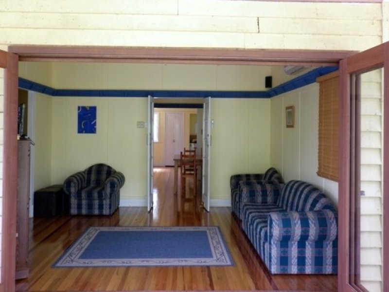9 King St, Somerset Dam QLD 4312