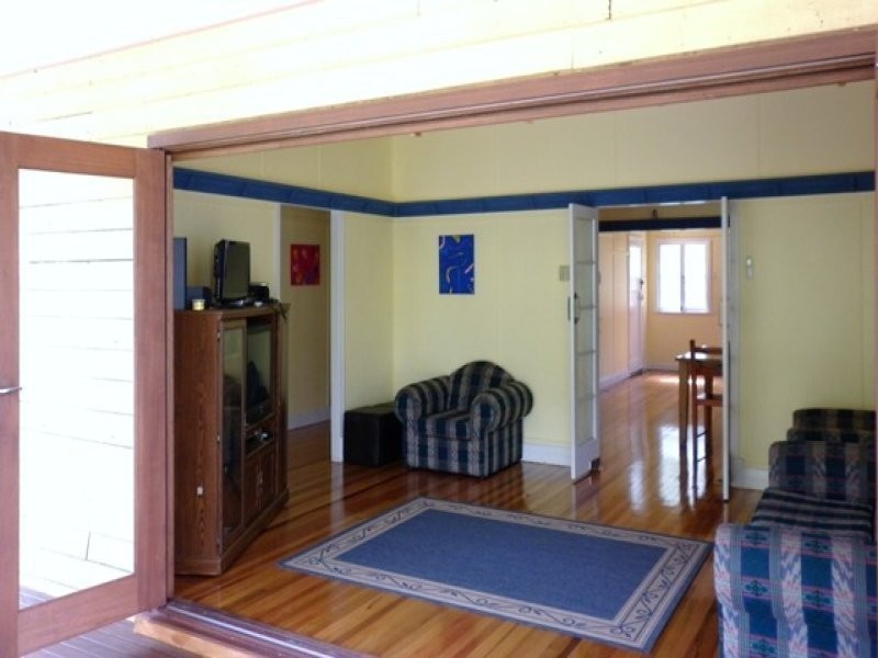 9 King St, Somerset Dam QLD 4312