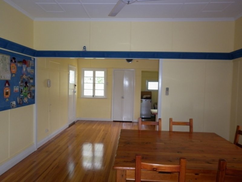 9 King St, Somerset Dam QLD 4312